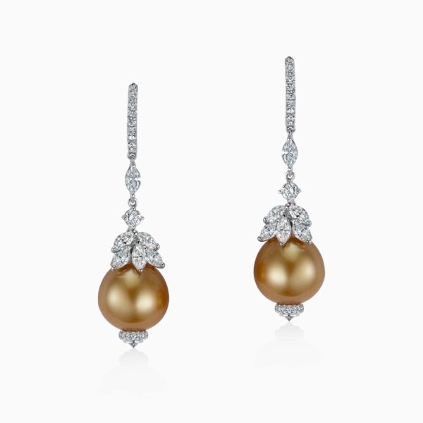 Golden South Sea pearls reflecting the beauty
